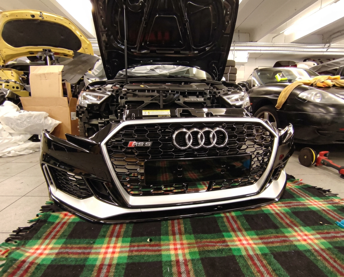 Audi in fase di intervento anteriore